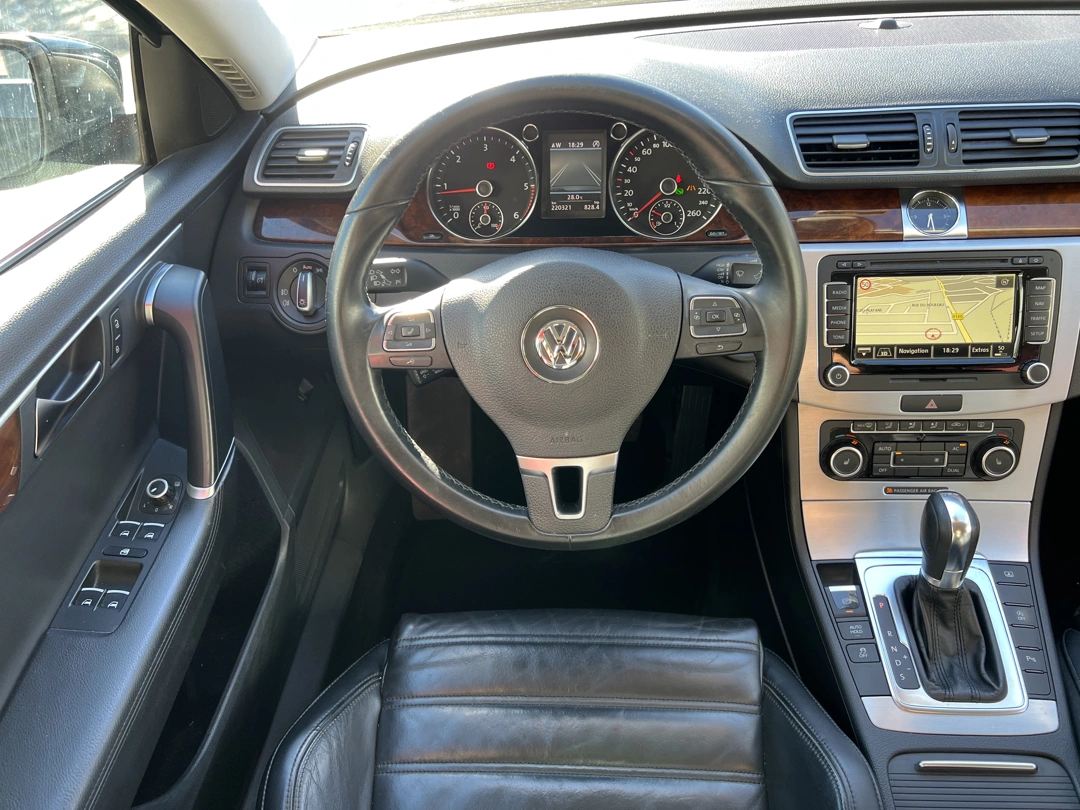 Volkswagen Passat Highline  2.0 TDI 140 ps DSG 2011