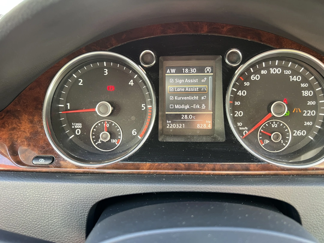 Volkswagen Passat Highline  2.0 TDI 140 ps DSG 2011