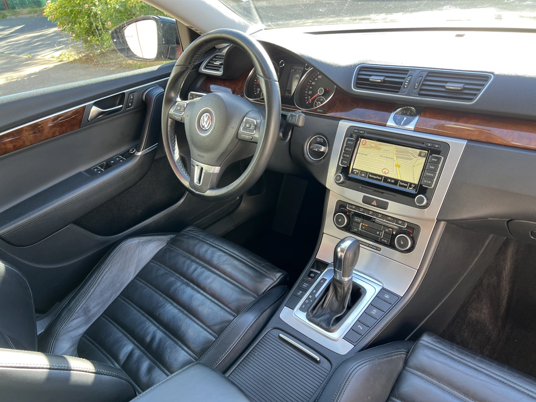 Volkswagen Passat Highline  2.0 TDI 140 ps DSG 2011