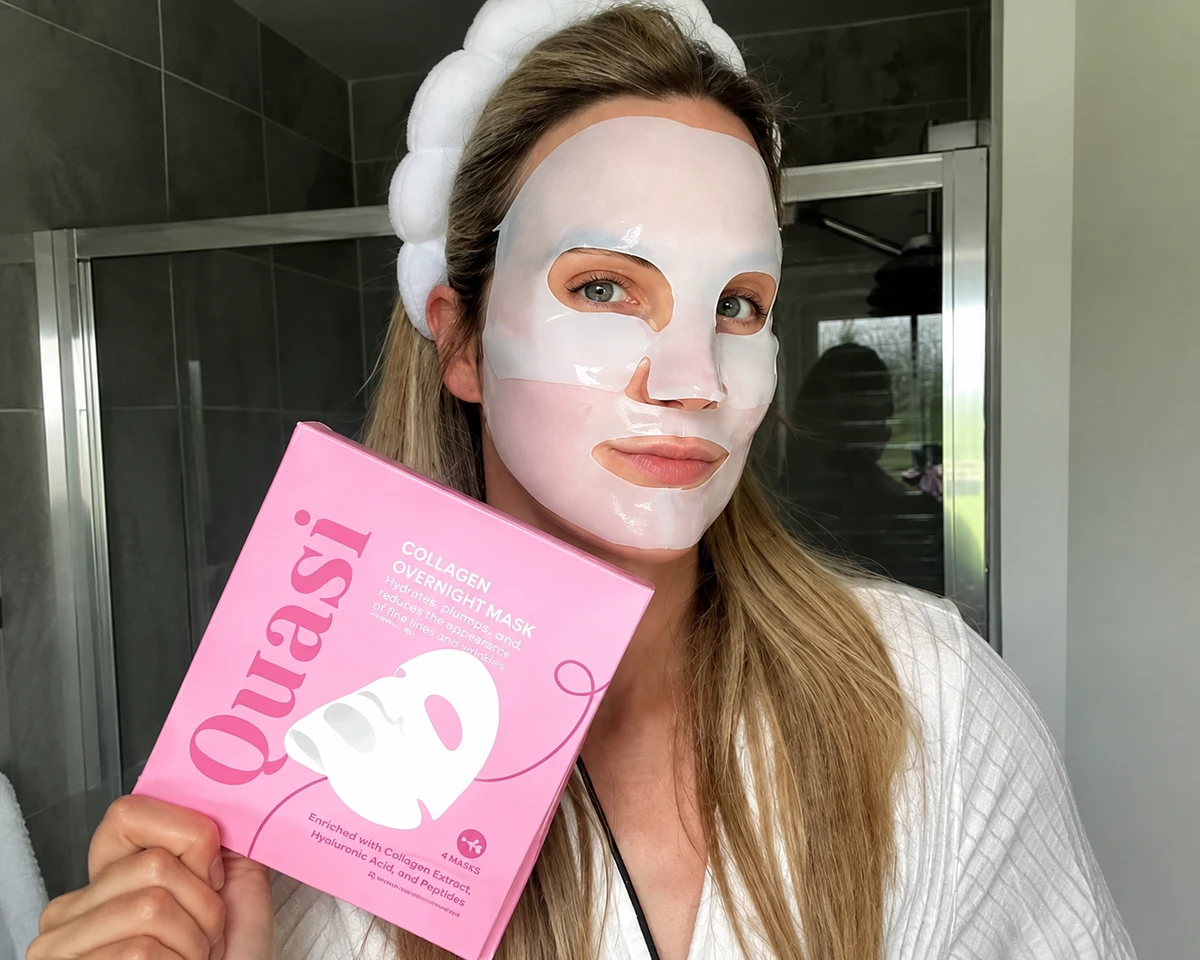 Real customer applying the Quasi Bio-Collagen Mask at home