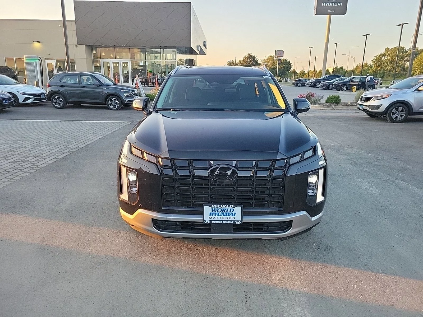 Used 2023 Hyundai Palisade SEL with VIN KM8R4DGE9PU488710 for sale in Matteson, IL