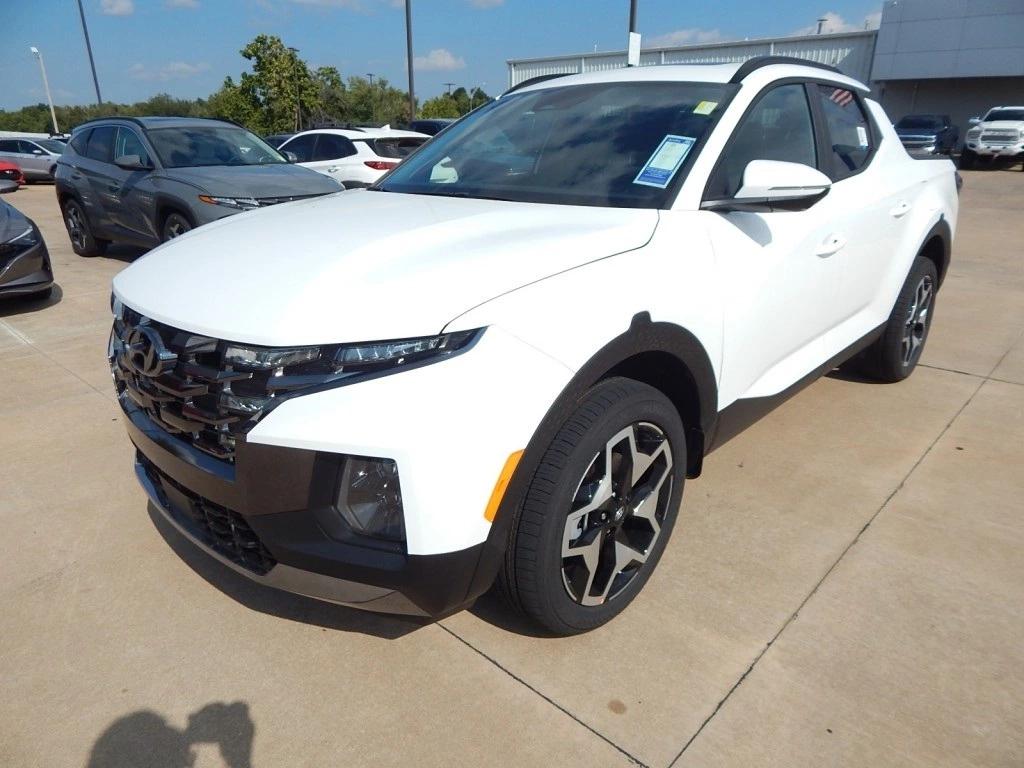 Used 2024 Hyundai Santa Cruz Limited with VIN 5NTJEDAF0RH089831 for sale in Norman, OK