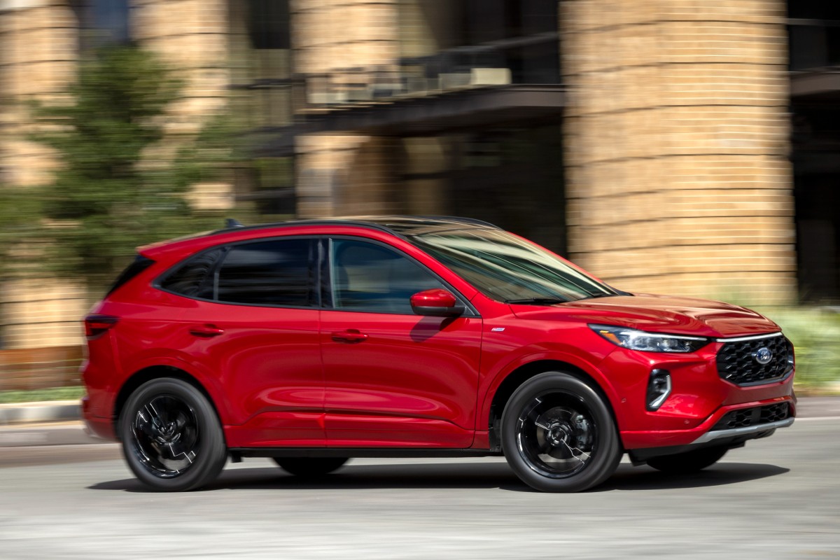 2023 Ford Escape ST-Line Elite Rapid Red Exterior Passenger Side Front Profile