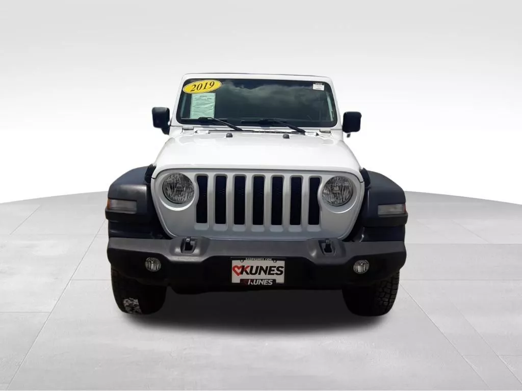 Used 2019 Jeep Wrangler Unlimited Sport S with VIN 1C4HJXDNXKW623298 for sale in Quincy, IL