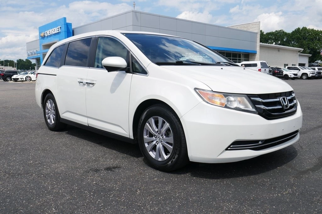 Used 2017 Honda Odyssey EX-L with VIN 5FNRL5H65HB002098 for sale in Atwater, OH