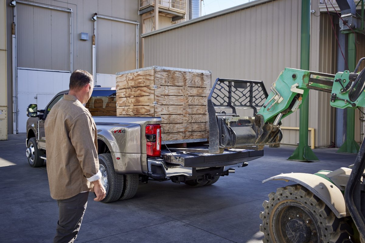 2024 Ford F-Series Super Duty F-450 Dually Exterior Truck Bed Being Loaded