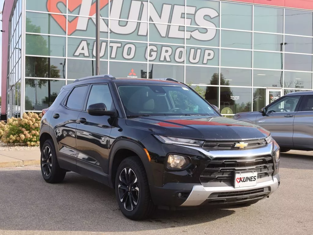 Used 2022 Chevrolet Trailblazer LT with VIN KL79MRSL2NB102271 for sale in Madison, WI