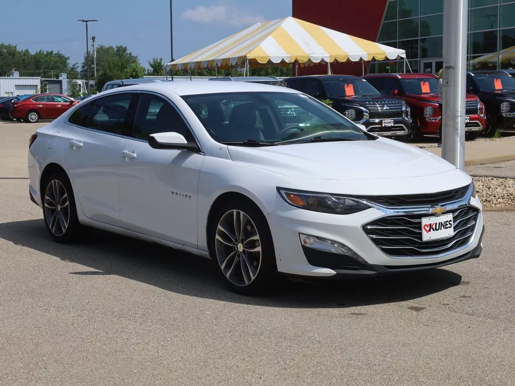 Used 2022 Chevrolet Malibu 1LT with VIN 1G1ZD5ST6NF129874 for sale in Madison, WI