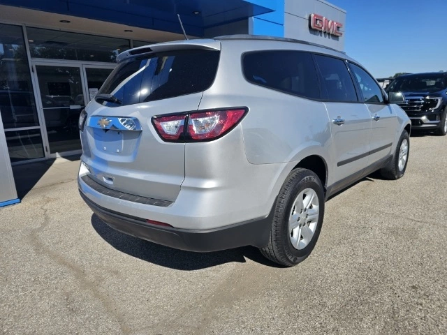 Used 2017 Chevrolet Traverse LS with VIN 1GNKRFKD5HJ303046 for sale in Sarcoxie, MO