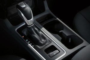 2018 Ford Escape front interior gear shift_o