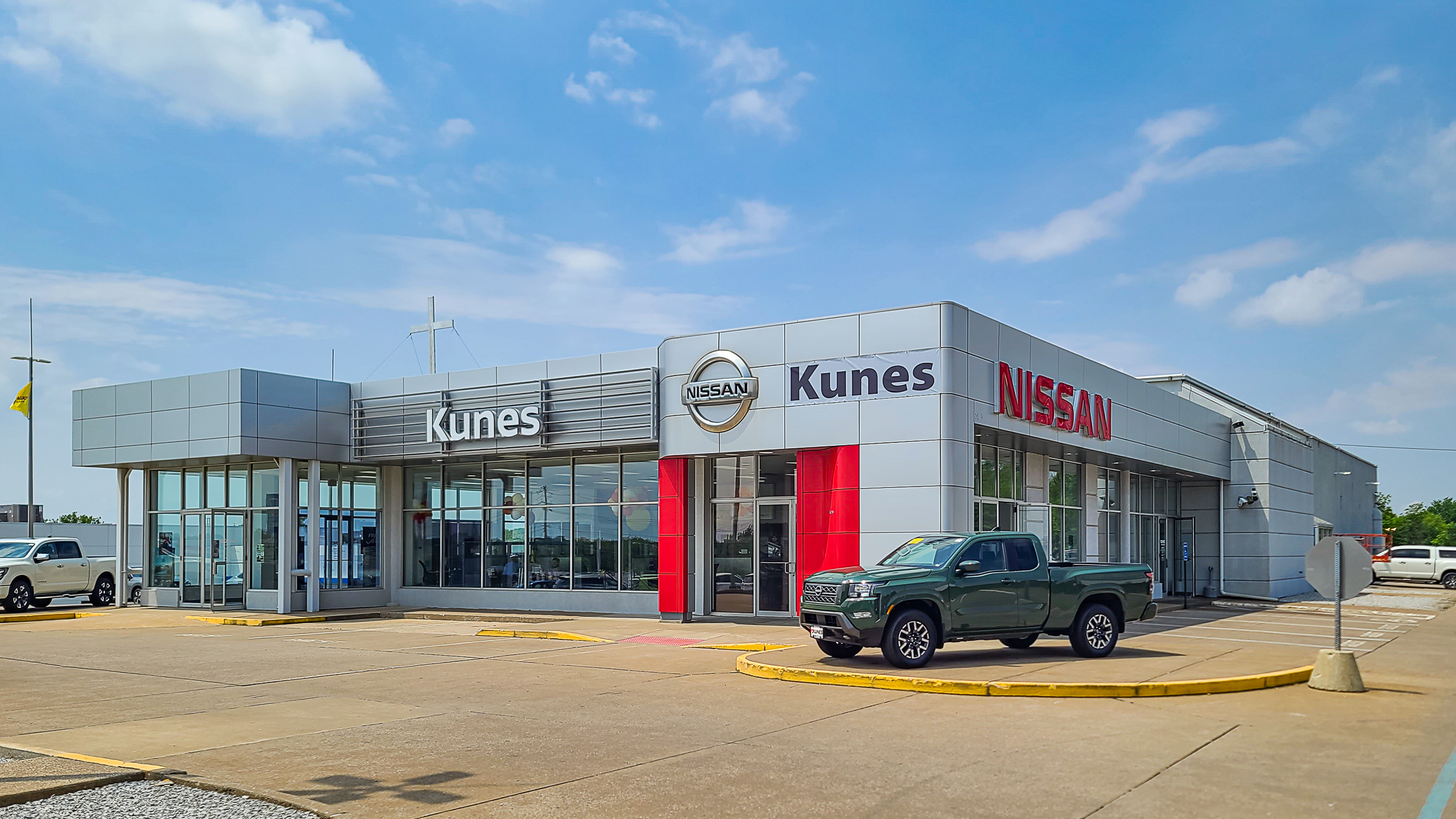 Kunes Nissan of Davenport, Iowa storefront
