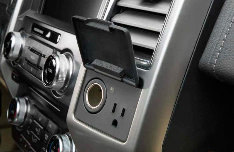 2018 Ford F-150 front interior charging ports