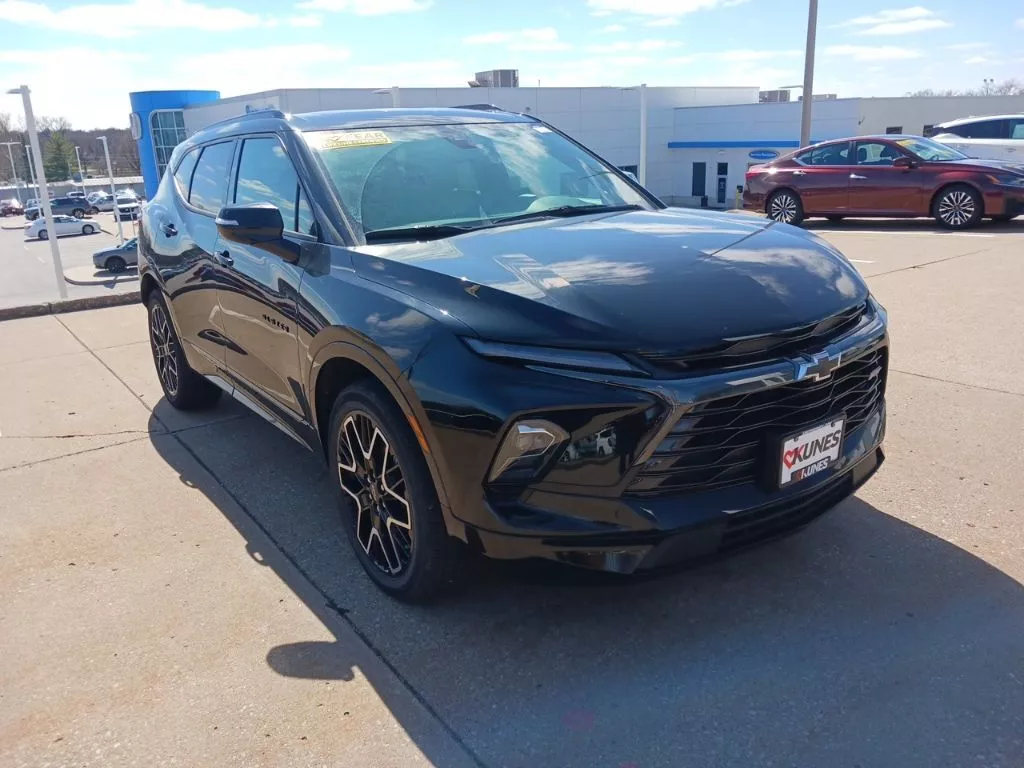 Used 2023 Chevrolet Blazer RS with VIN 3GNKBKRS4PS123975 for sale in East Moline, IL