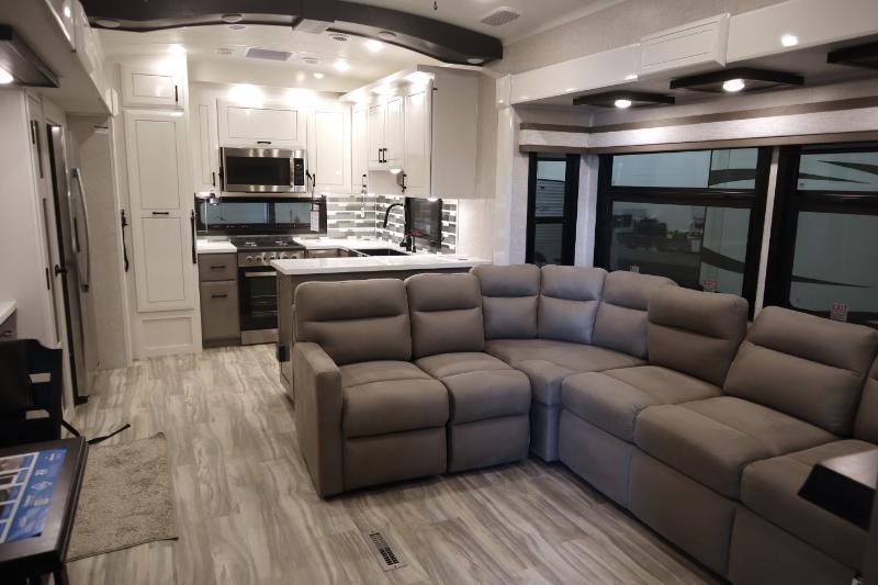 2024 Jayco® Pinnacle 38FBRK at Greater Midwest RV Show