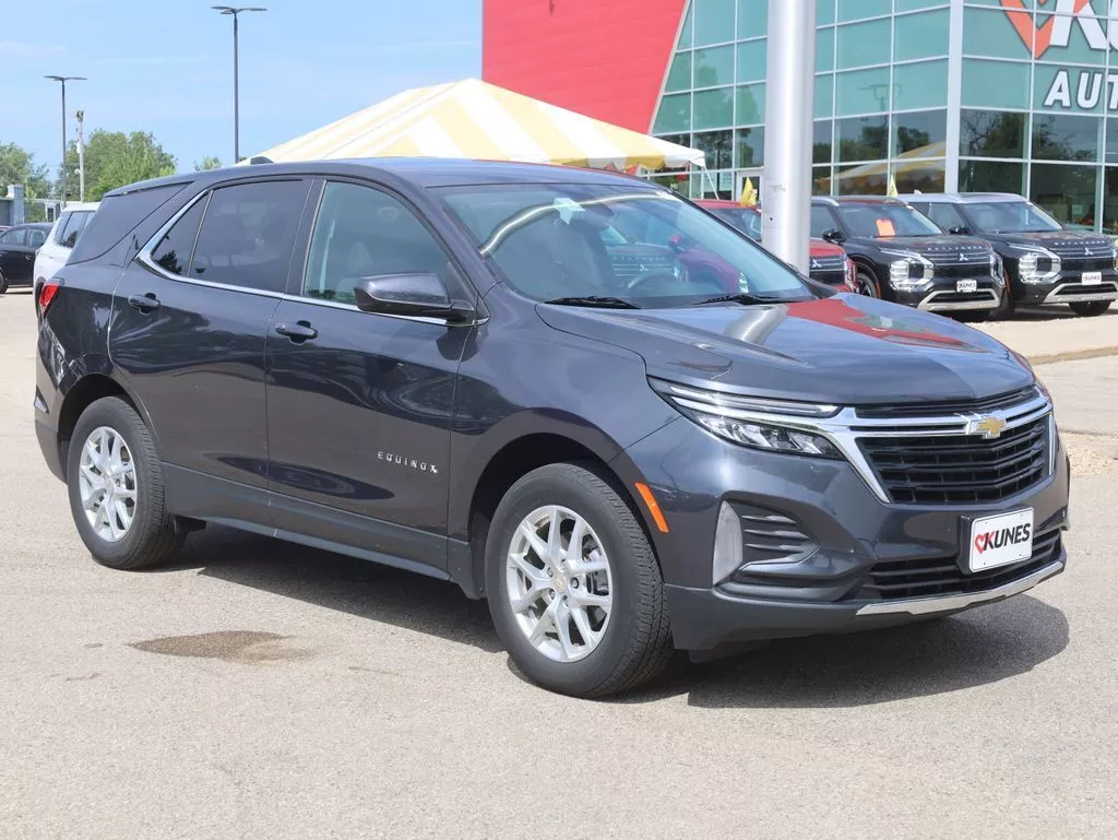 Used 2023 Chevrolet Equinox LT with VIN 3GNAXUEG8PS124525 for sale in Madison, WI