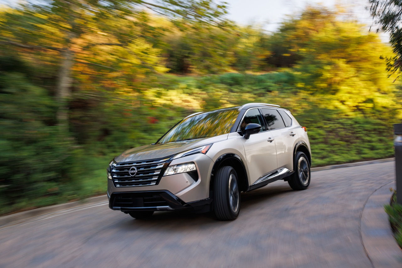 Nissan Rogue rounding a corner