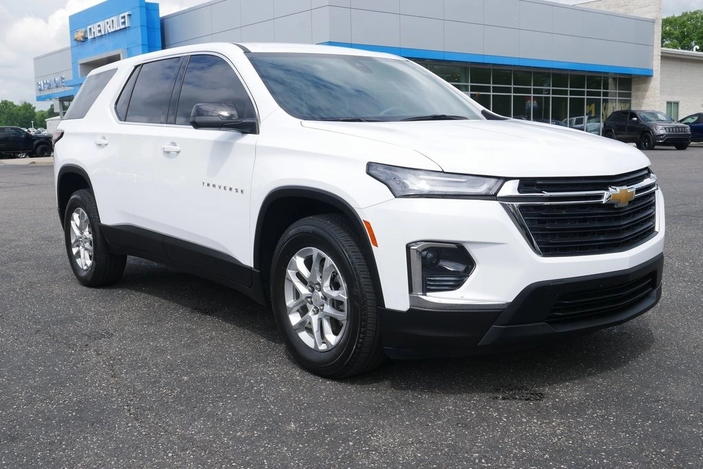 Used 2022 Chevrolet Traverse LS with VIN 1GNERFKW0NJ190830 for sale in Atwater, OH