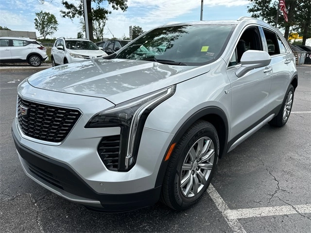 Used 2020 Cadillac XT4 Premium Luxury with VIN 1GYFZCR44LF120693 for sale in Kansas City