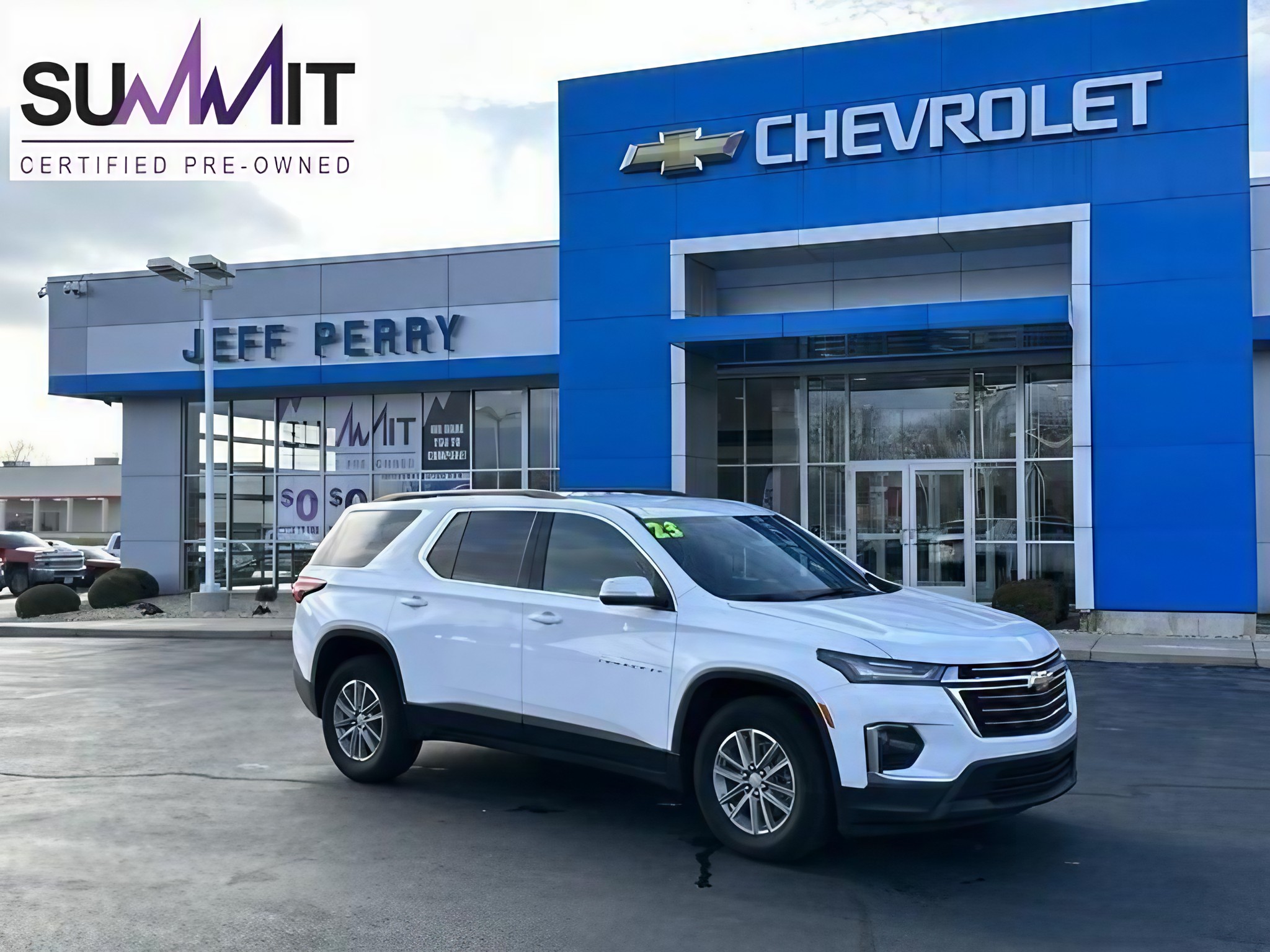 Used 2023 Chevrolet® Traverse LT Cloth at Jeff Perry Chevrolet Jeff