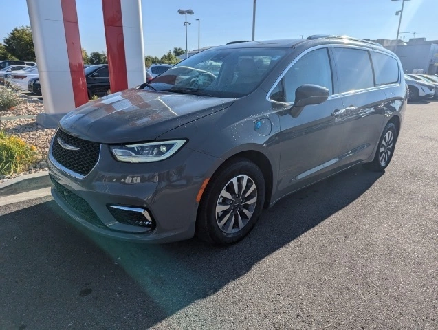 Used 2021 Chrysler Pacifica Hybrid Touring L with VIN 2C4RC1L7XMR605717 for sale in North Salt Lake, UT