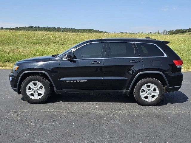 Used 2017 Jeep Grand Cherokee Laredo E with VIN 1C4RJEAG9HC702440 for sale in Poteau, OK