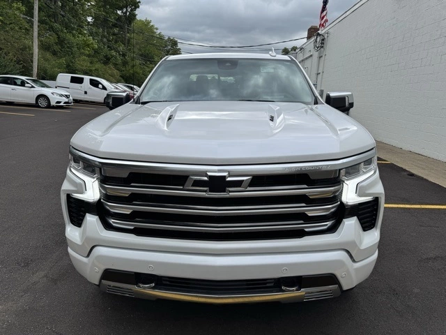 Used 2024 Chevrolet Silverado 1500 High Country with VIN 1GCUDJEL7RZ108171 for sale in Garrettsville, OH