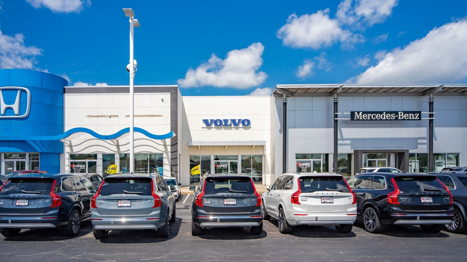 Kunes Volvo of Sycamore-exterior