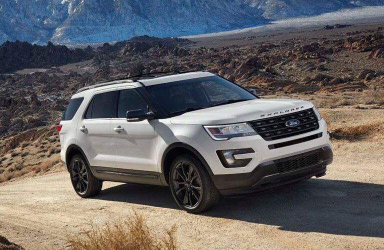 2017 Ford Explorer front side exterior