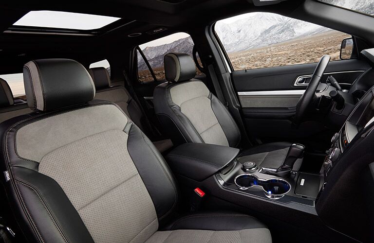 2017 Ford Explorer front interior passenger space