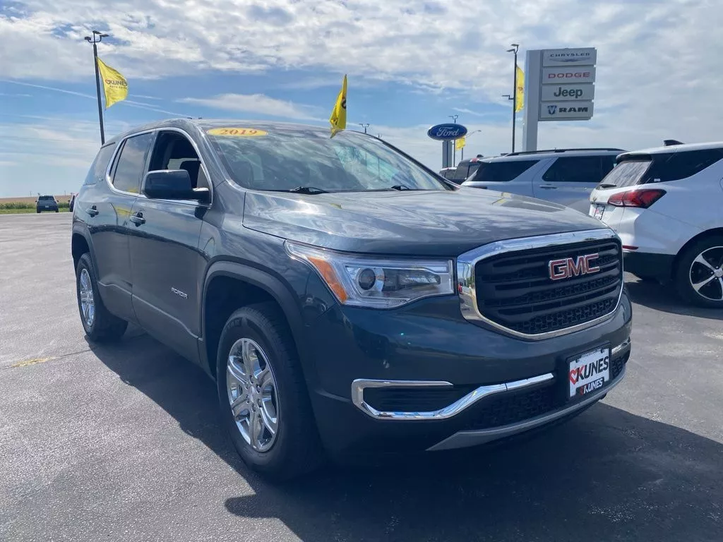 Used 2019 GMC Acadia SLE-1 with VIN 1GKKNRLA7KZ291635 for sale in Mount Carroll, IL