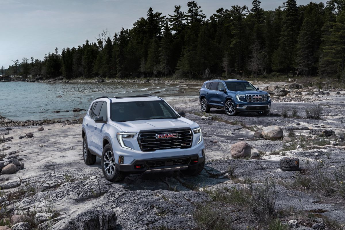 2024 GMC Acadia AT4 & Denali Models