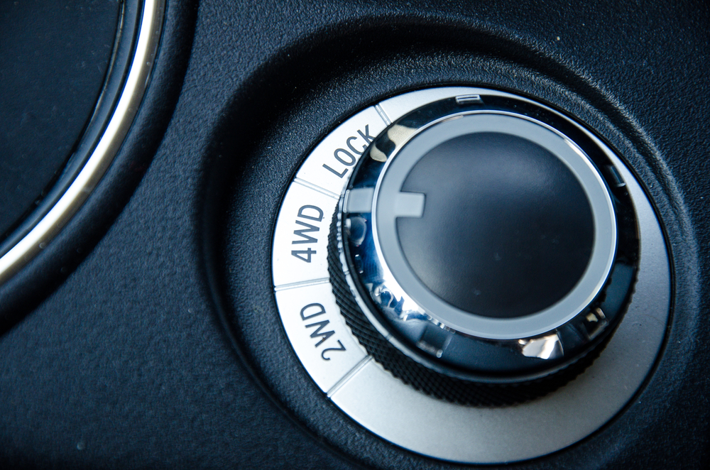 2wd 4wd lock drive mode options shown on dial