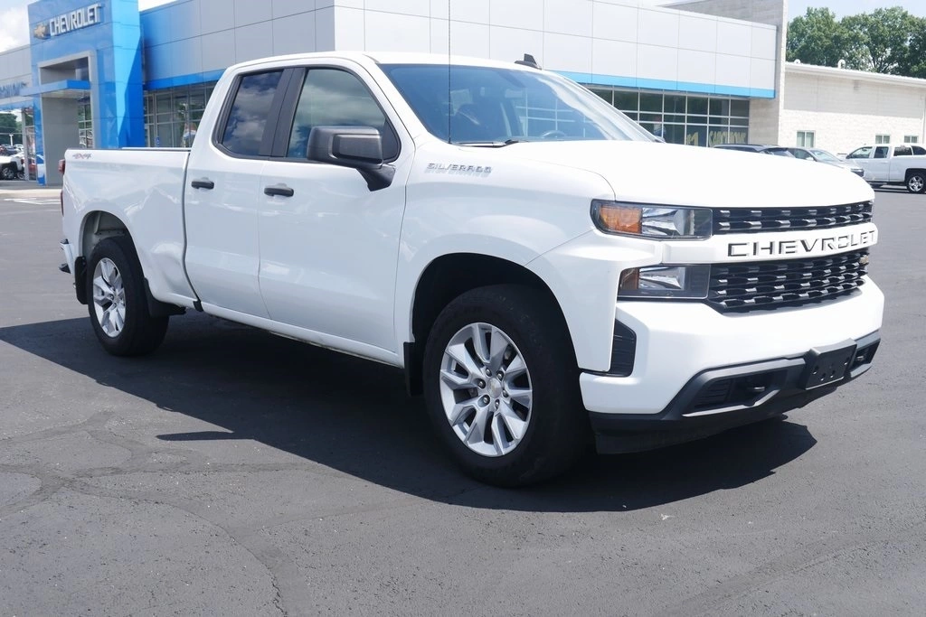 Used 2019 Chevrolet Silverado 1500 Custom with VIN 1GCRYBEH0KZ391725 for sale in Atwater, OH