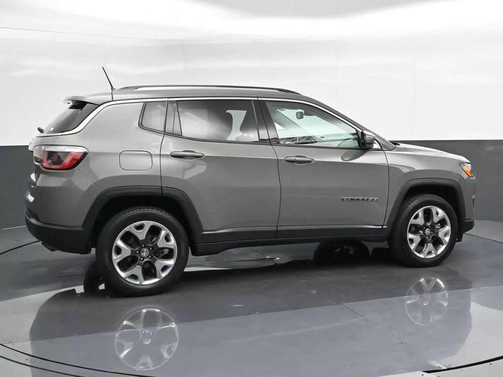 Used 2020 Jeep Compass Limited with VIN 3C4NJDCB1LT153484 for sale in Sycamore, IL