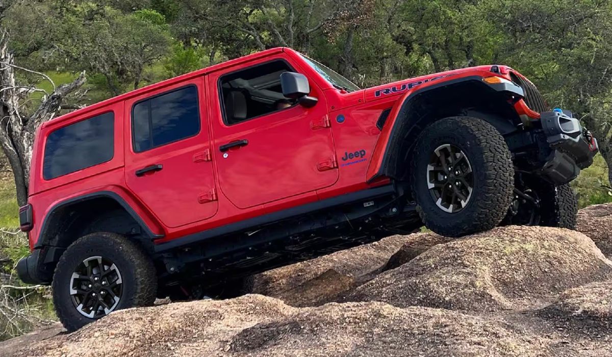 2024 Jeep Wrangler Exterior Passenger Side Front Profile Crawling Rocks