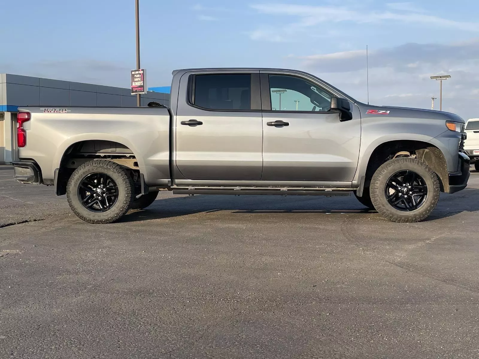 Used 2020 Chevrolet Silverado 1500 Custom with VIN 1GCPYCEF0LZ355143 for sale in Kirksville, MO