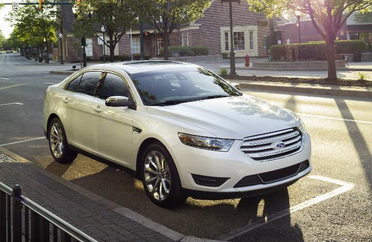 2017 Ford Taurus side front exterior