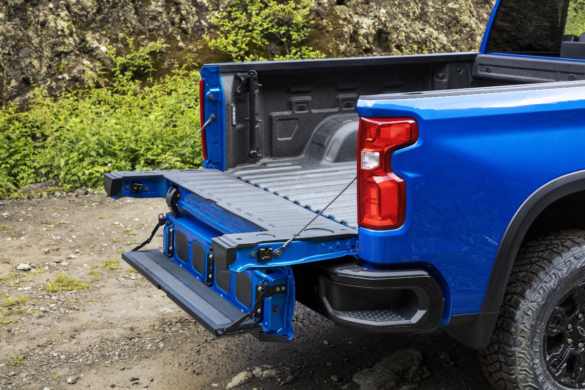 2024 Chevrolet Silverado ZR2 Exterior Truck Bed Open Tailgate