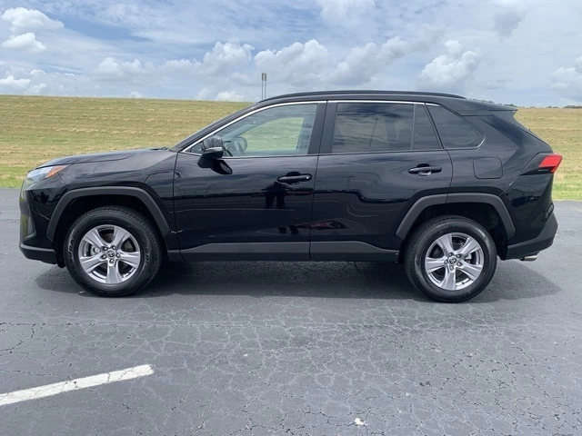 Used 2022 Toyota RAV4 XLE with VIN 2T3W1RFV4NC188718 for sale in Poteau, OK