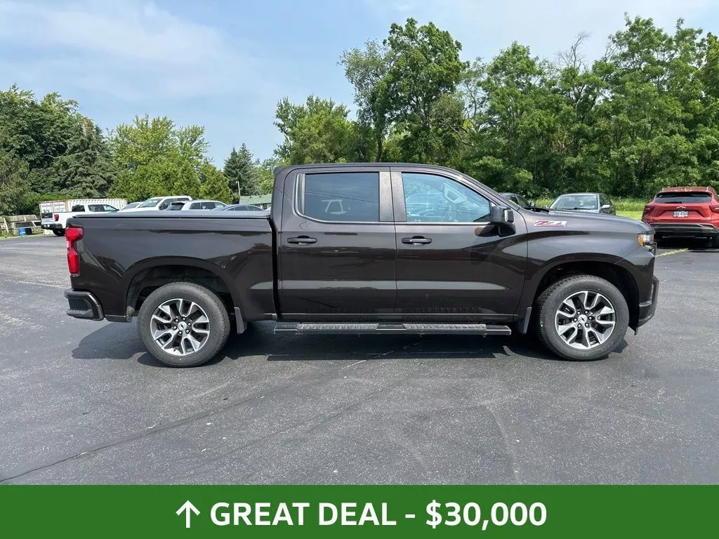 Used 2020 Chevrolet Silverado 1500 RST with VIN 3GCUYEET7LG149855 for sale in Lake Geneva, WI