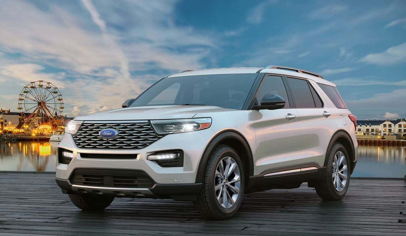 silver / white 2023 Ford Explorer