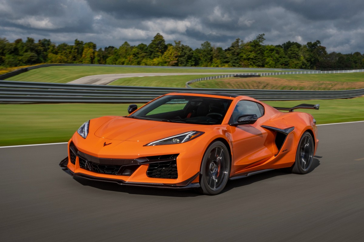 What’s the difference between the 2024 Chevy Corvette Stingray & Z06?