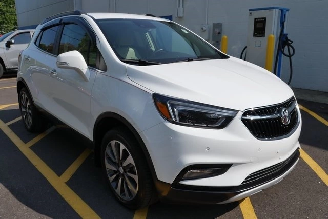 Used 2018 Buick Encore Premium with VIN KL4CJHSB1JB547916 for sale in Garrettsville, OH