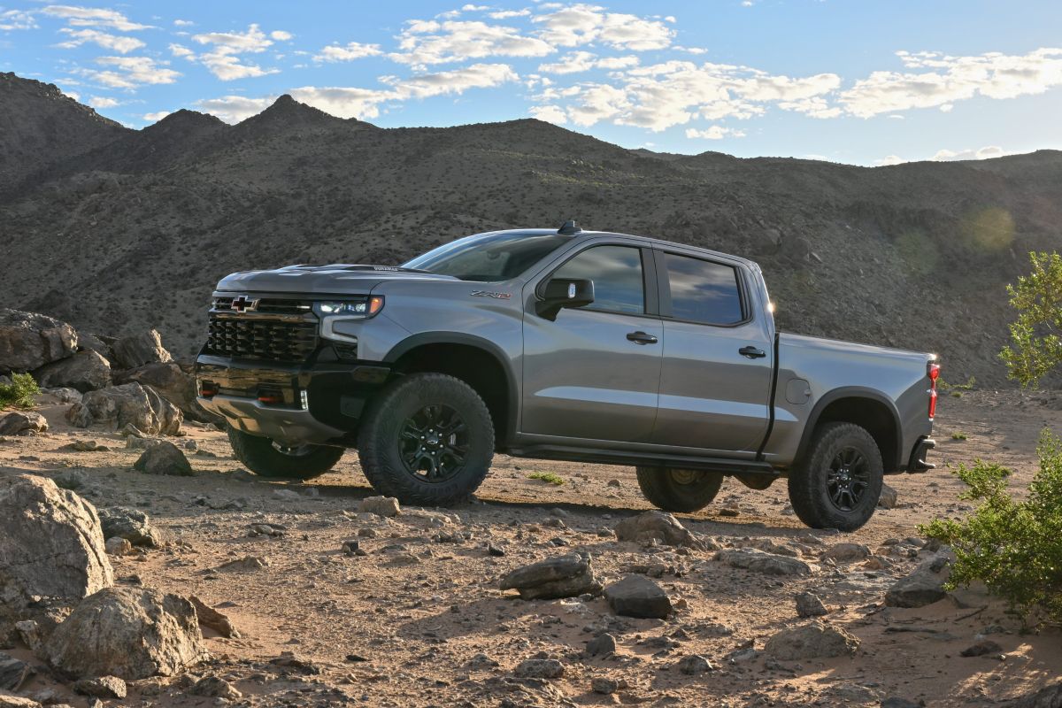 2024 Chevrolet Silverado ZR2 Exterior Driver Side Front Profile