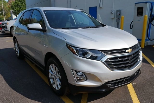 Used 2019 Chevrolet Equinox LT with VIN 2GNAXKEV1K6187184 for sale in Garrettsville, OH