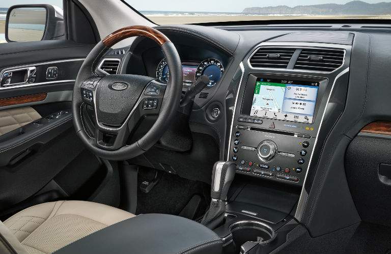 driver dash and infotainment system of a 2018 Ford Explorer