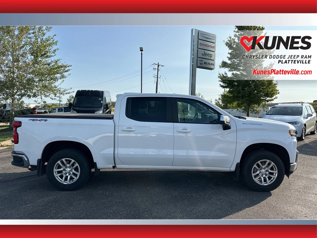 Used 2019 Chevrolet Silverado 1500 LT with VIN 3GCUYDED4KG194379 for sale in Platteville, WI