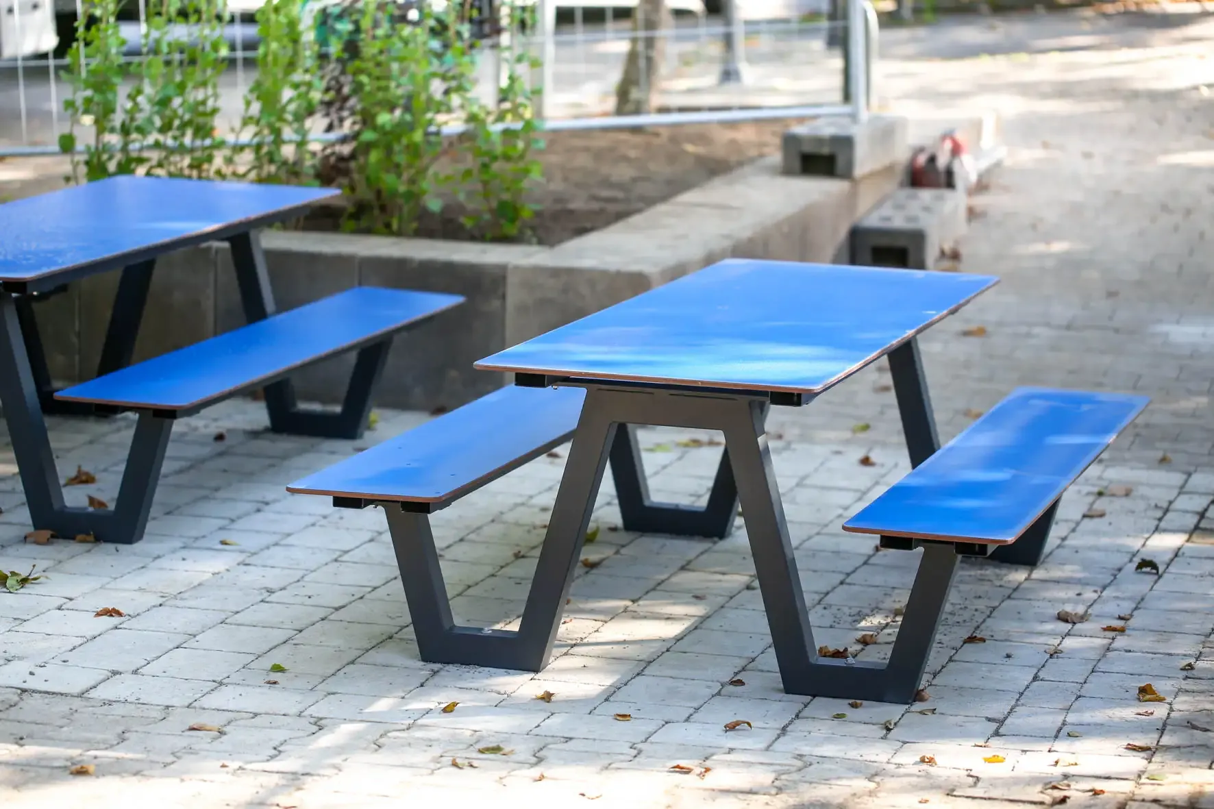 Sitzgruppe Gartenset wetterfest mit HPL-Tischplatte und Bänken für Garten und Terrasse