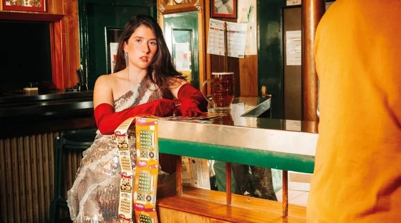 Victoria Pianasso dans Reste simple