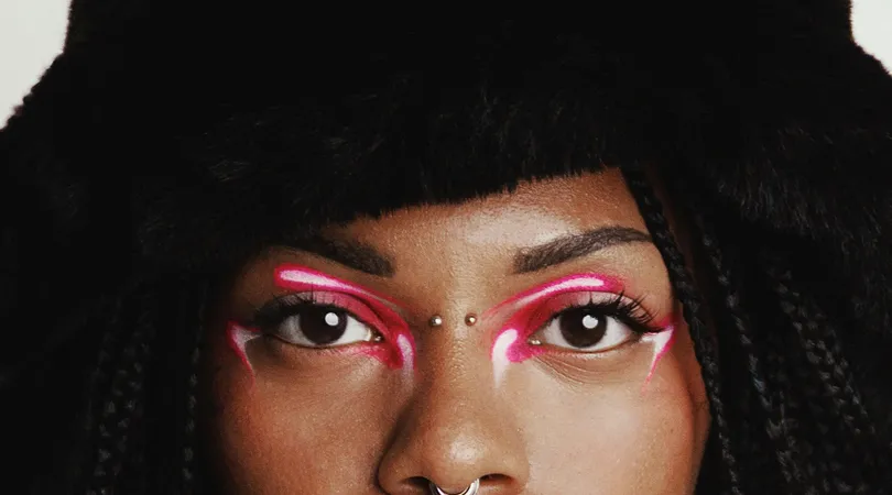 Circus Live : Barbara Calypso + Eyaa